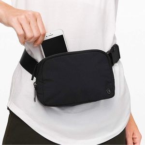 Lululemon Everywhere Belt Bag